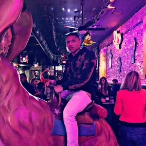 Meet your Posher, Harrison